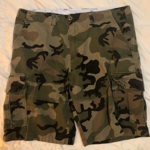 Camo cargo men’s shorts Size 40